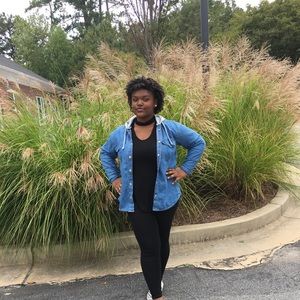 Meet your Posher, Elizabeth